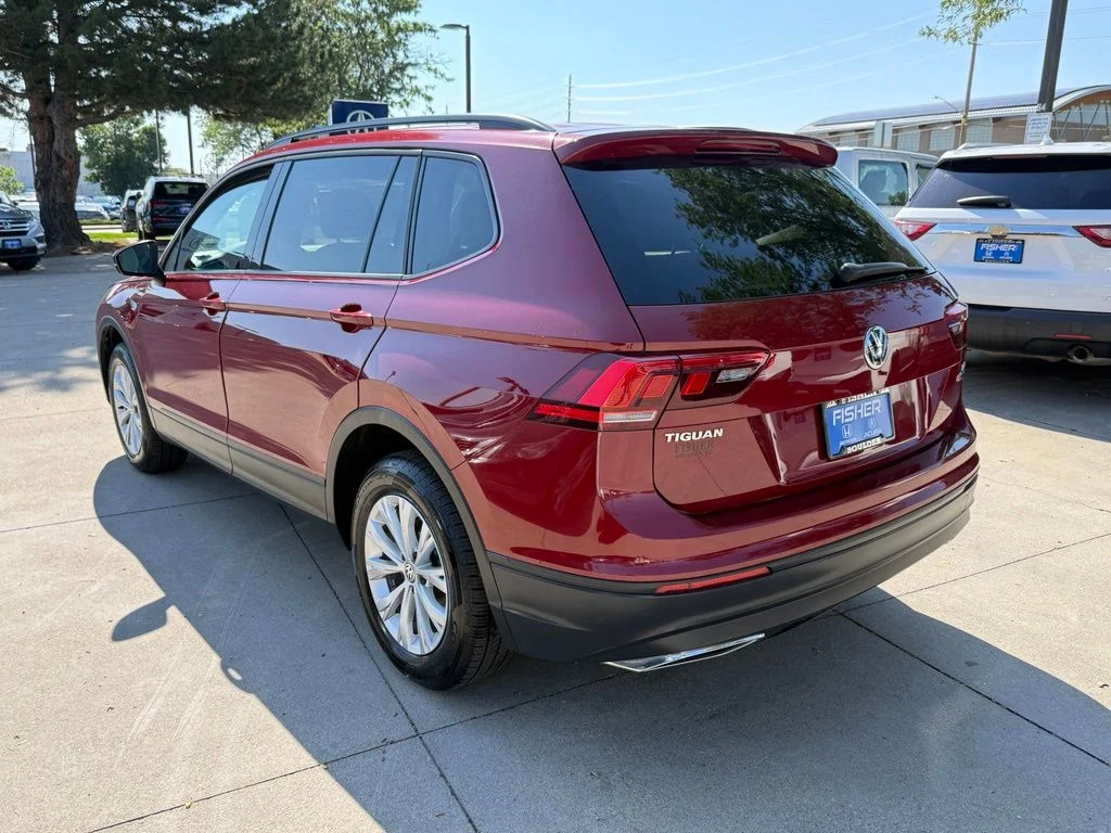 Used 2018 Cardinal Red Metallic Volkswagen 2.0T S image 6