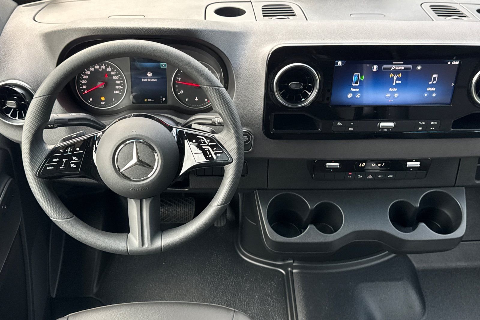New 2026 Arctic+White Mercedes-Benz Cargo 144 WB image 20