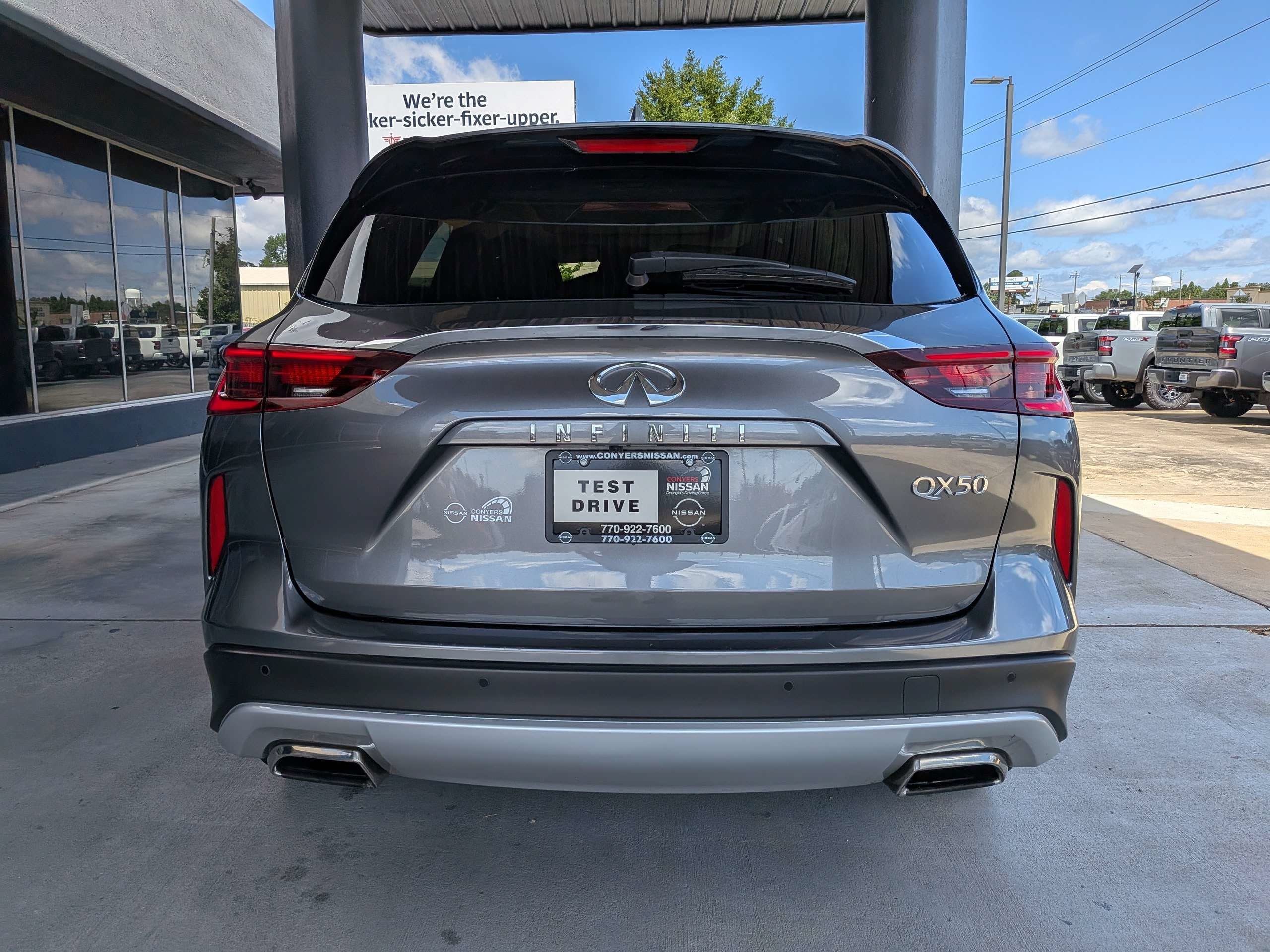 Used 2023 Gray INFINITI LUXE image 4