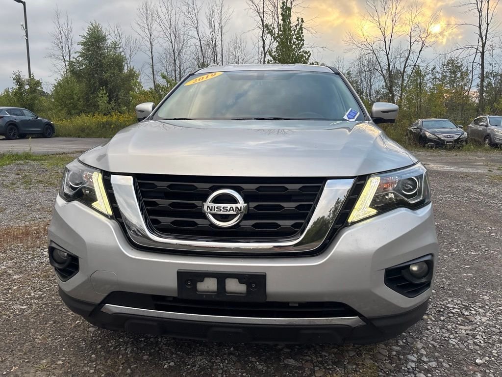 Used 2019 Silver Nissan SL image 2