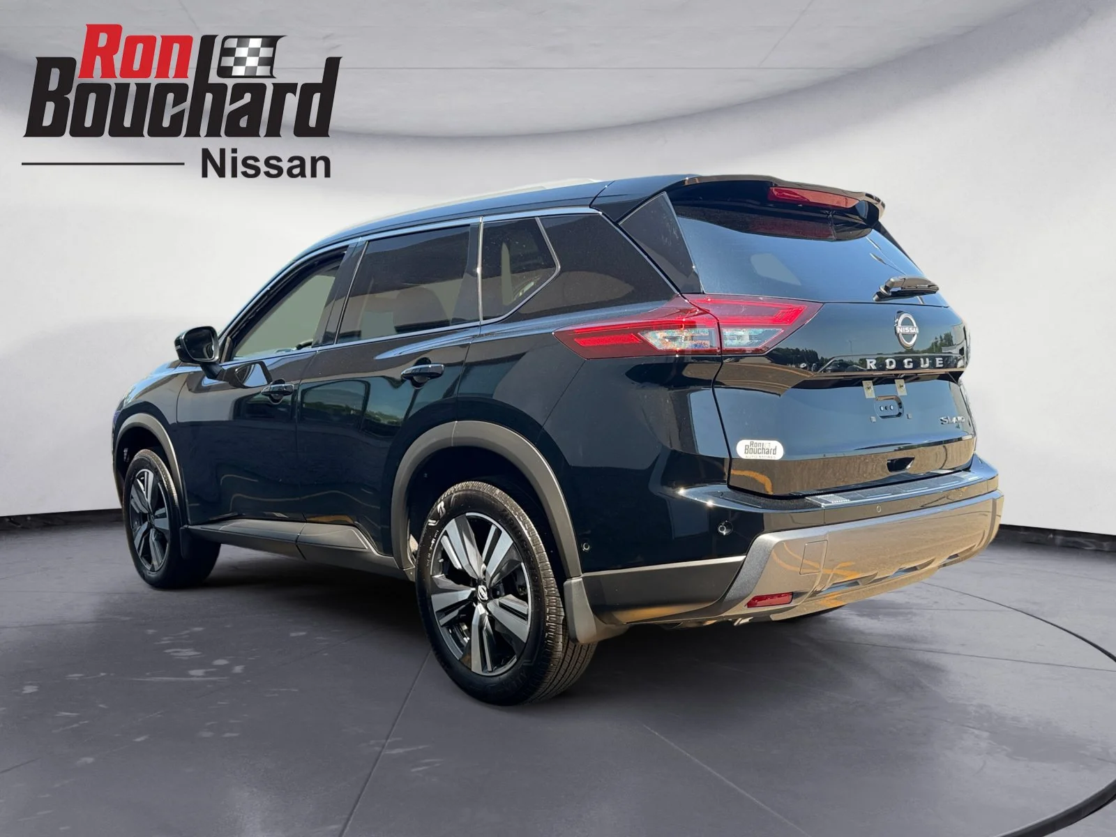Certified Used 2025 Super Black Nissan SL image 4
