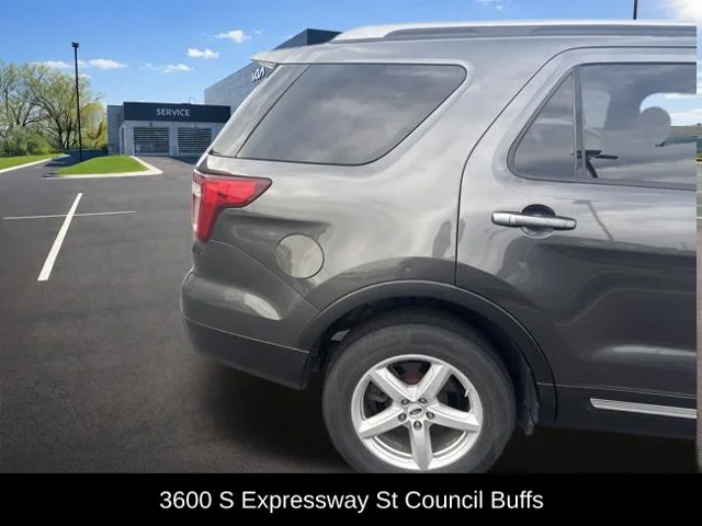 Used 2017 Gray Ford XLT image 6