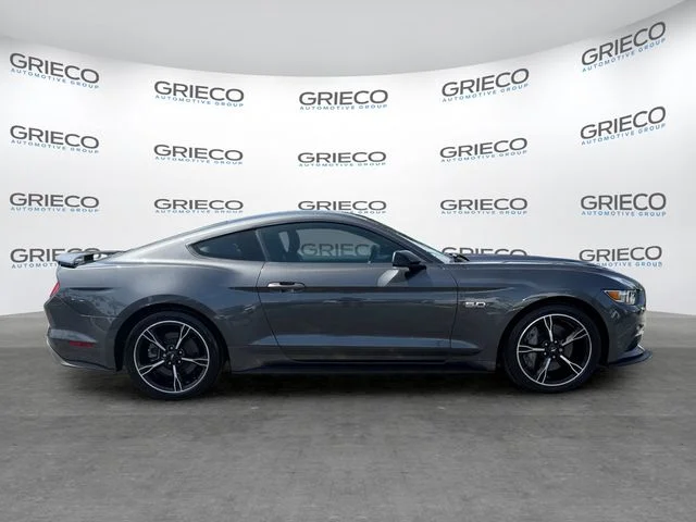 Used 2016 Magnetic Ford GT Premium image 36