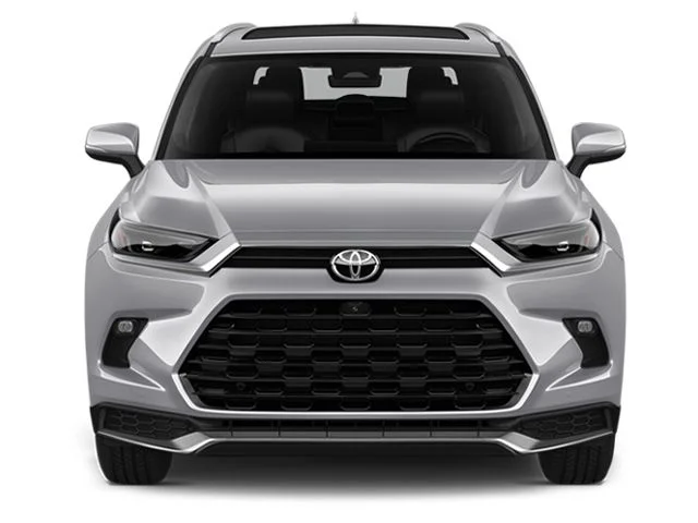 Used 2024 Wind Chill Pearl Toyota XLE image 5