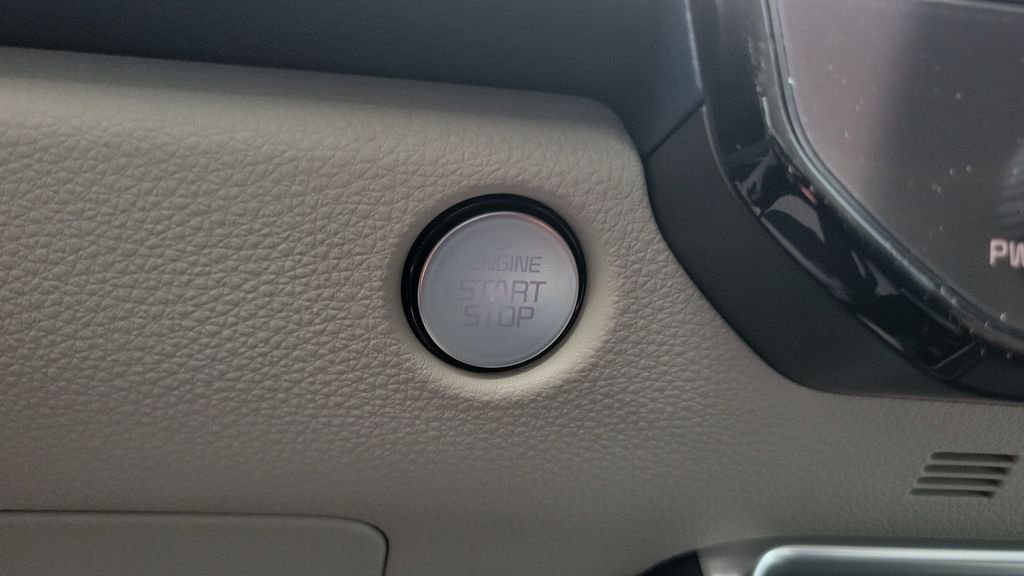 New 2026 Snow White Pearl Kia EX image 24