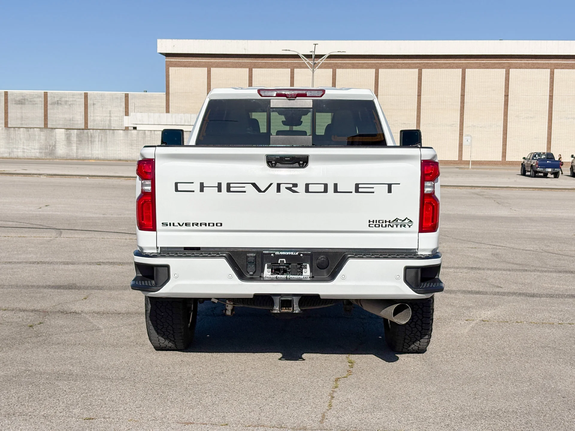 Used 2024 White Chevrolet High Country image 8