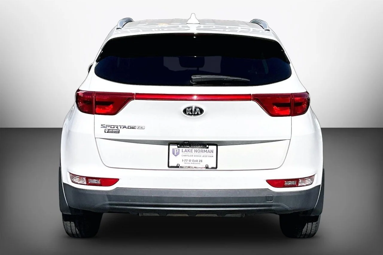 Used 2017 White Kia LX image 7