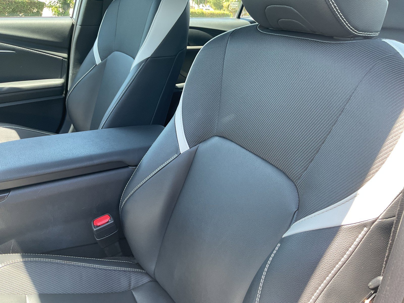 Certified Used 2025 Heavy Metal Toyota SE image 17