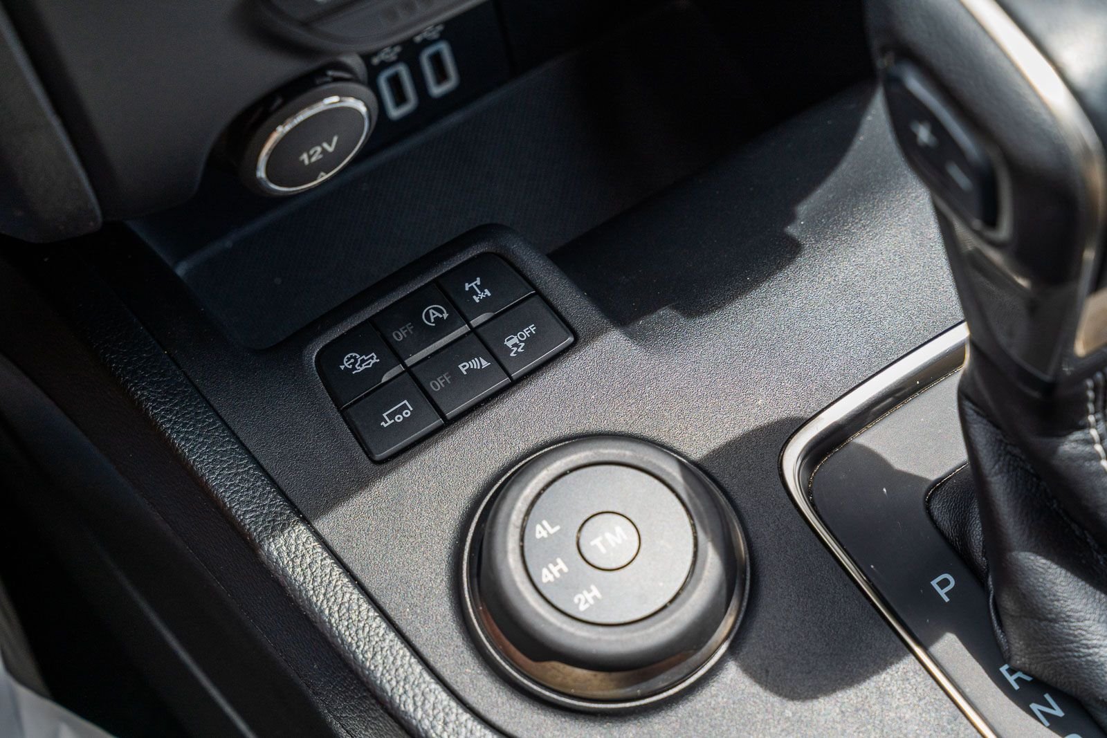 Certified Used 2019 Black Ford Lariat image 25