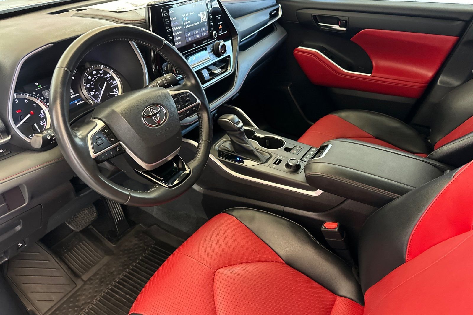 Used 2022 Silver Toyota XSE image 9