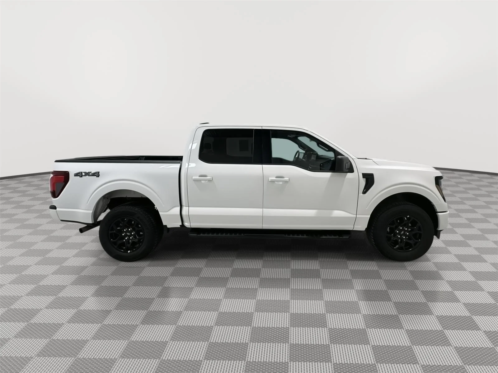 Used 2025 Oxford White Ford XLT image 5