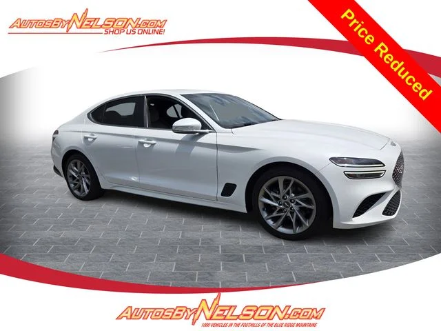 Used 2022 White Genesis 2.0T image 1