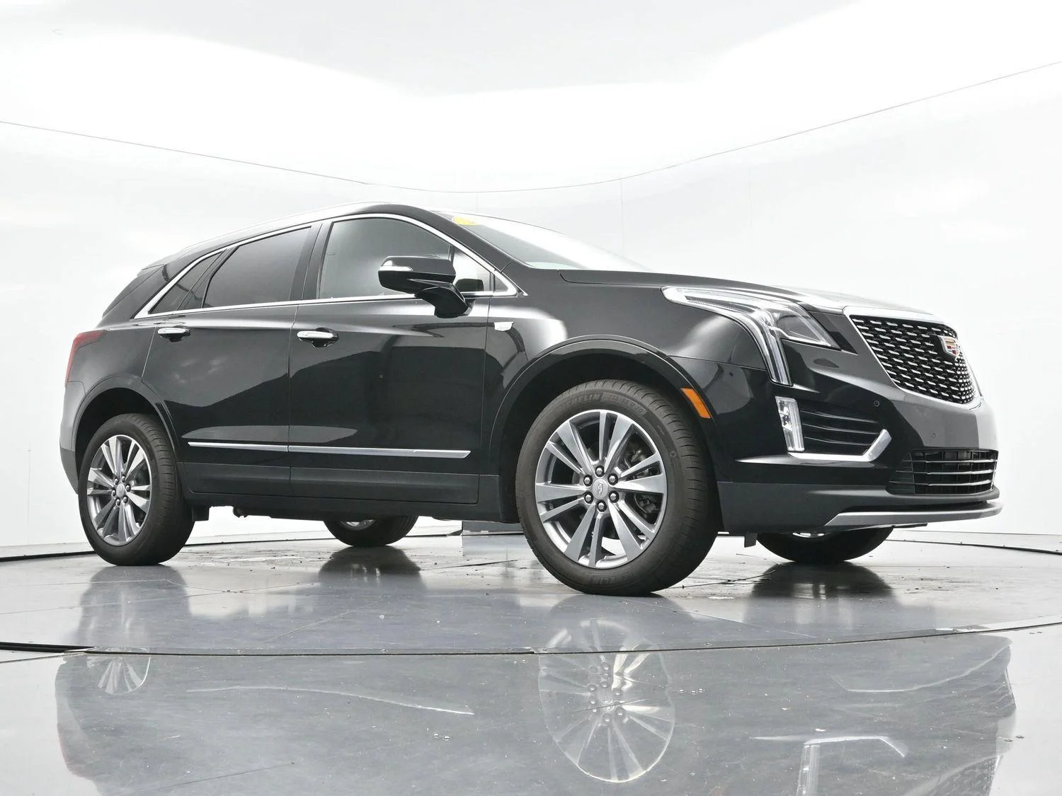 Used 2025 Stellar Black Metallic Cadillac Premium Luxury image 46