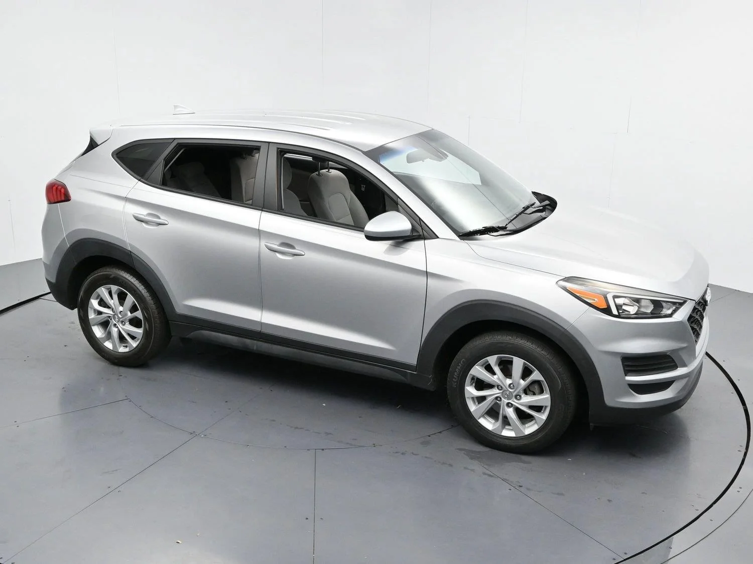 Used 2020 Stellar Silver Hyundai SE image 33