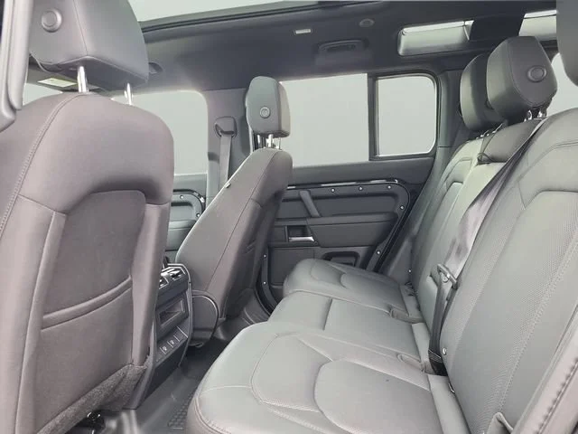 Used 2025 Black Land Rover S image 7