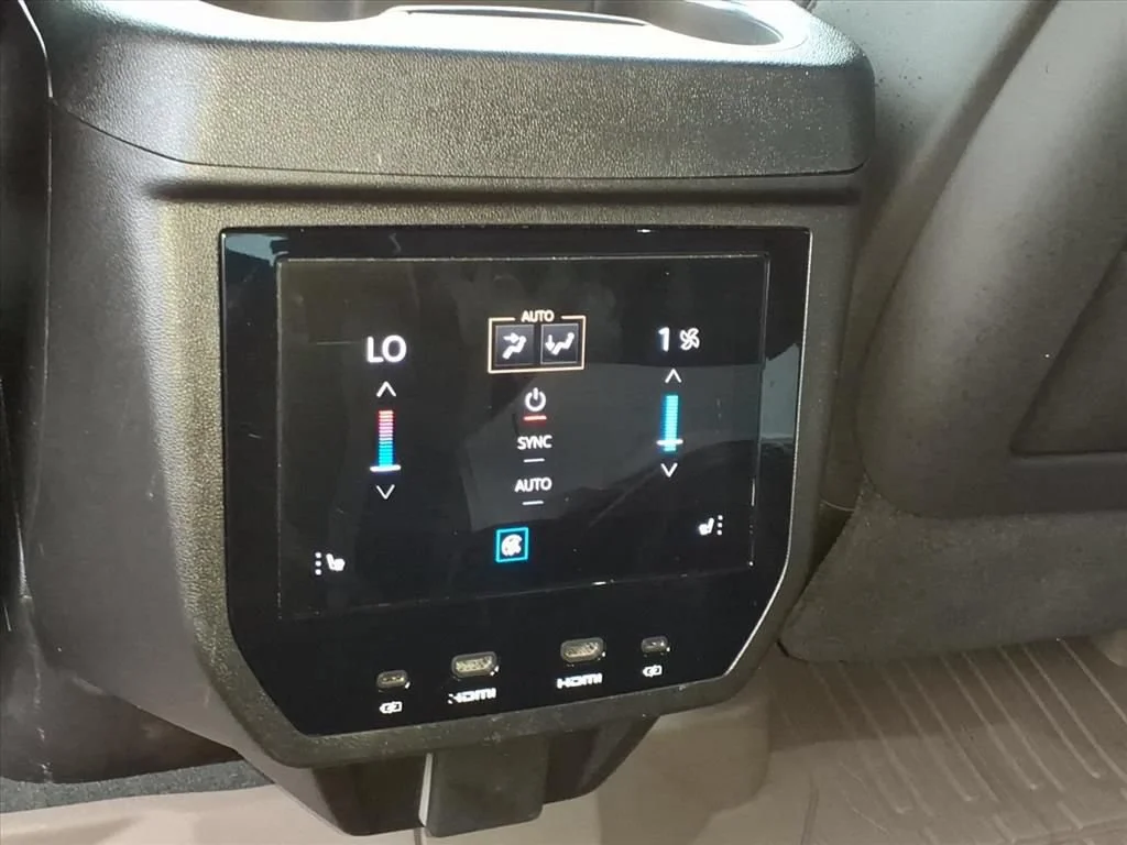 Used 2025 Summit White GMC Denali Ultimate image 28