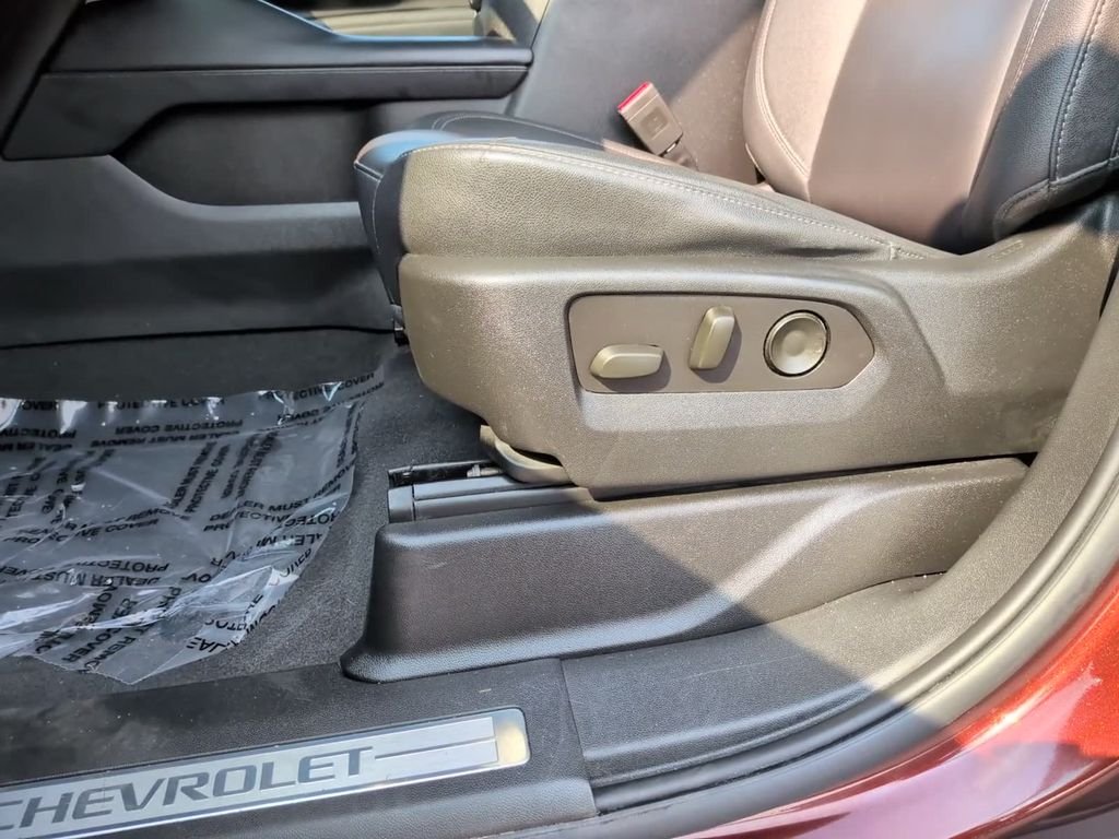 Used 2022  Chevrolet LT image 16