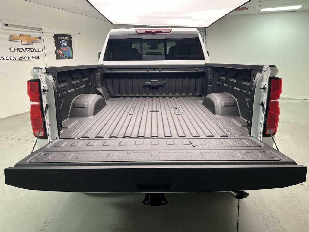 New 2026 Summit White Chevrolet LT image 23