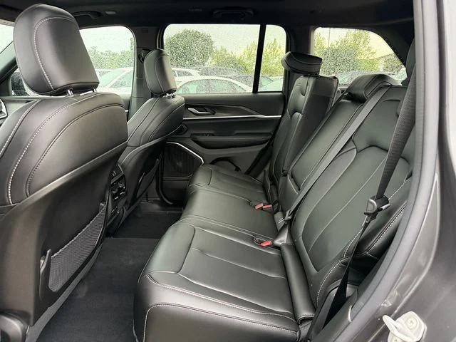 New 2026 Baltic Gray Metallic Clear-Coat Exterior Paint Jeep Limited image 24