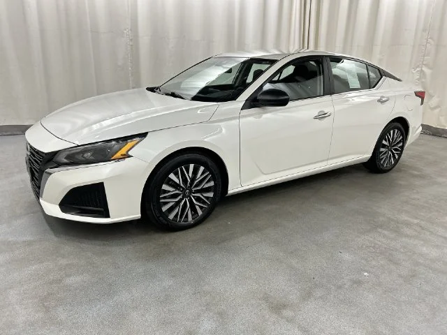 Used 2025 Nissan Altima SV with VIN 1N4BL4DV3SN304867 for sale in Waterbury, CT