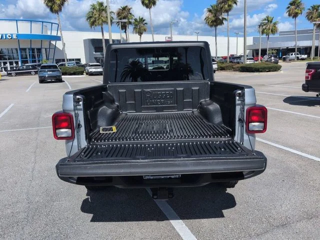 Used 2023 Silver Jeep Overland image 13