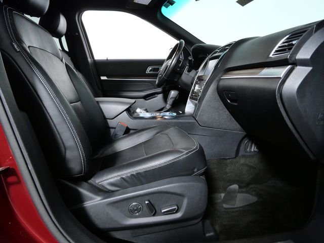 Used 2016 Red Ford Limited image 9