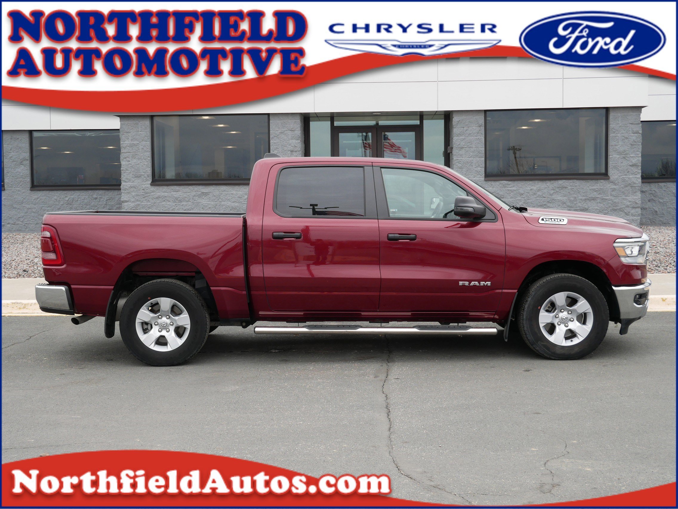 2023 RAM 1500 Big Horn/Lone Star 4x4 Crew Cab 5'7's photo