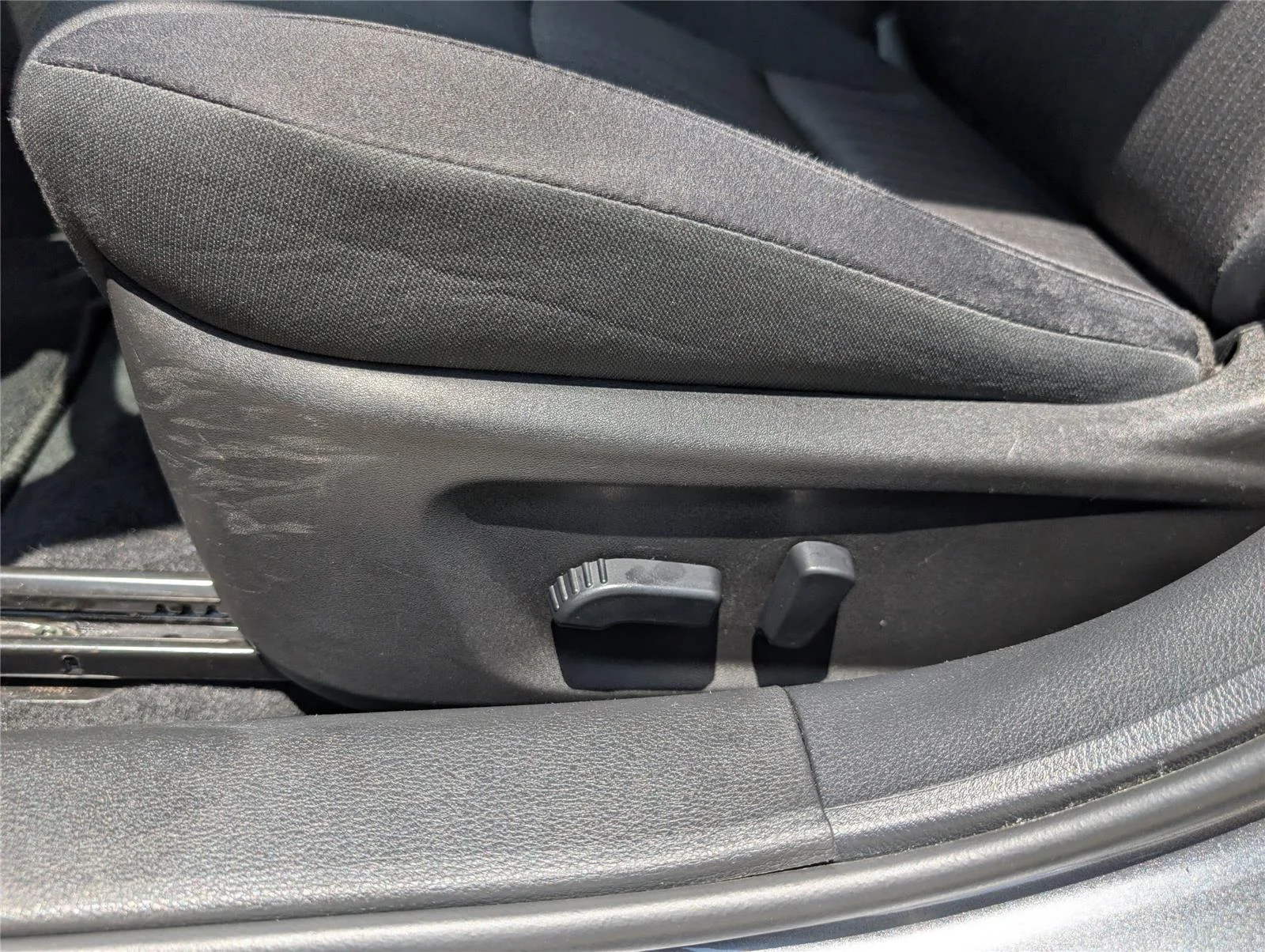 Used 2025 Gun Metallic Nissan SV image 12