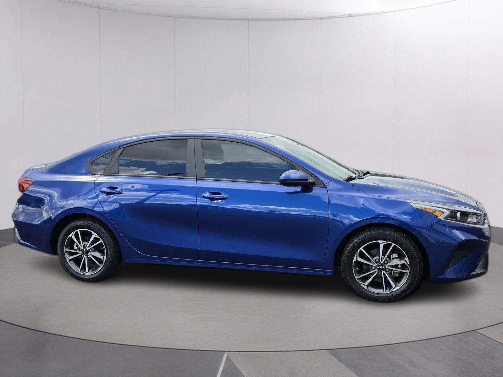 Used 2023 Deep Sea Blue Kia LXS image 7