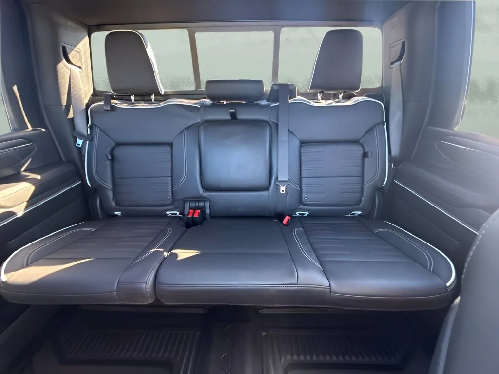 Used 2025 White GMC AT4X image 12