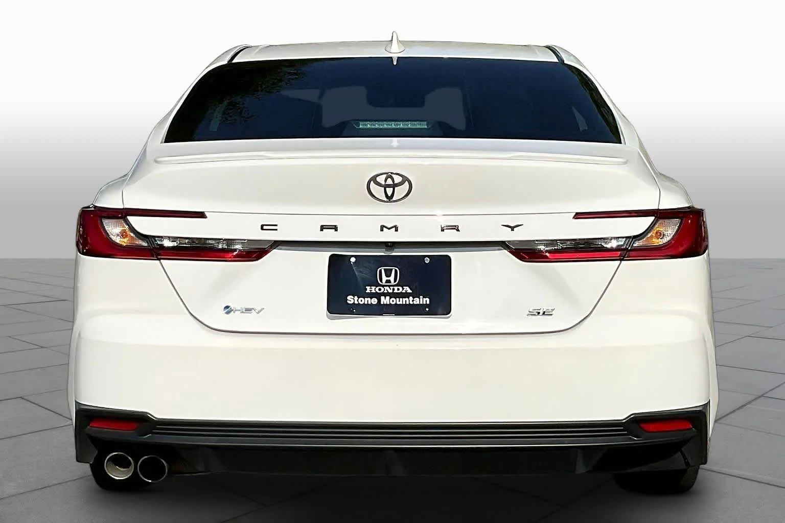 Used 2025 Ice Cap Toyota SE image 5