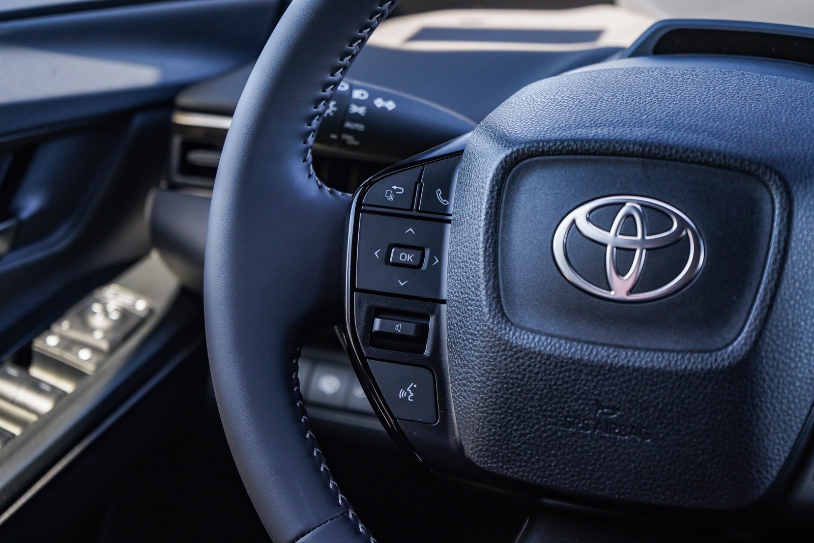 New 2026 Heavy Metal <sup>1</sup> Toyota  XLE image 23