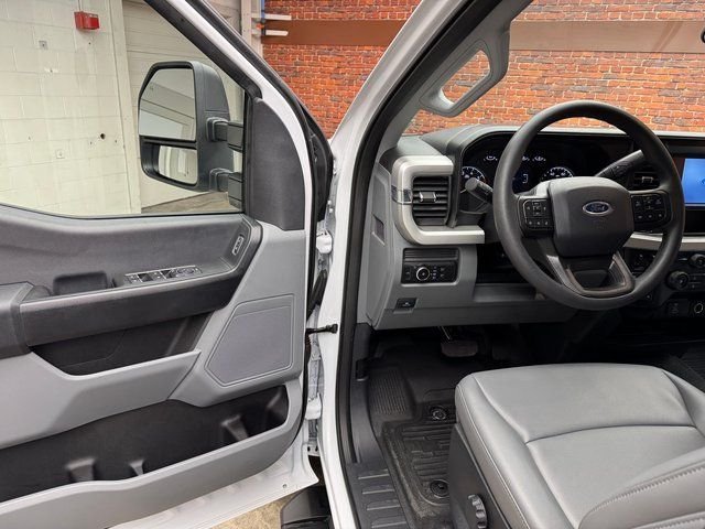 2025 Ford F-250 Super Duty XL - Photo 9