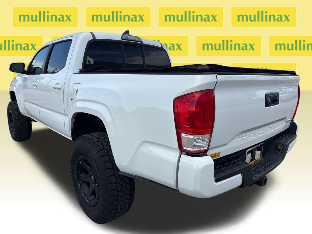 Used 2016 White Toyota SR5 image 8