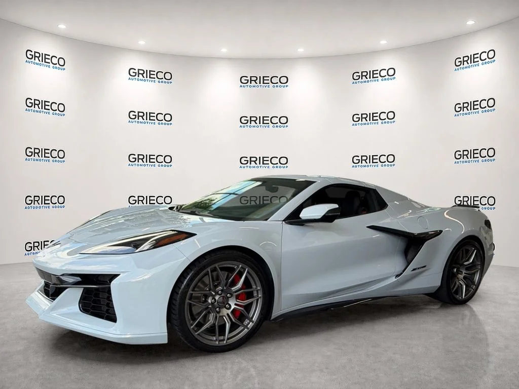 Used 2024 White Chevrolet Z06 image 3