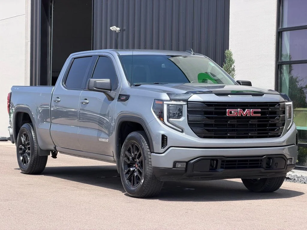 Used 2025 Gray GMC Elevation image 4