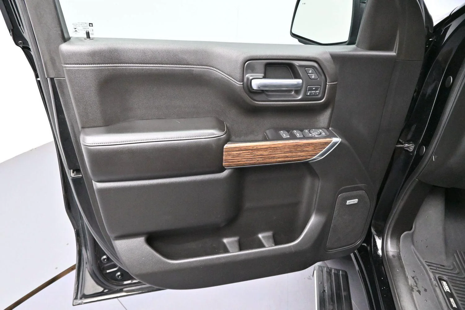 Used 2019 BLACK Chevrolet High Country image 9