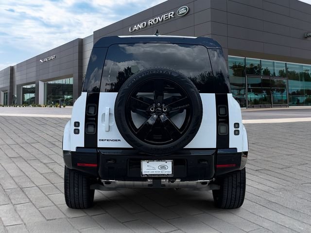 New 2026 Fuji White LAND ROVER X-Dynamic SE image 4
