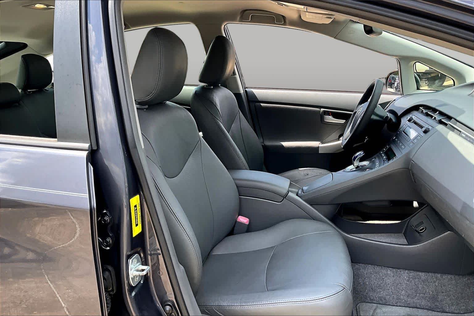 Used 2011 Winter Gray Metallic Toyota III image 8