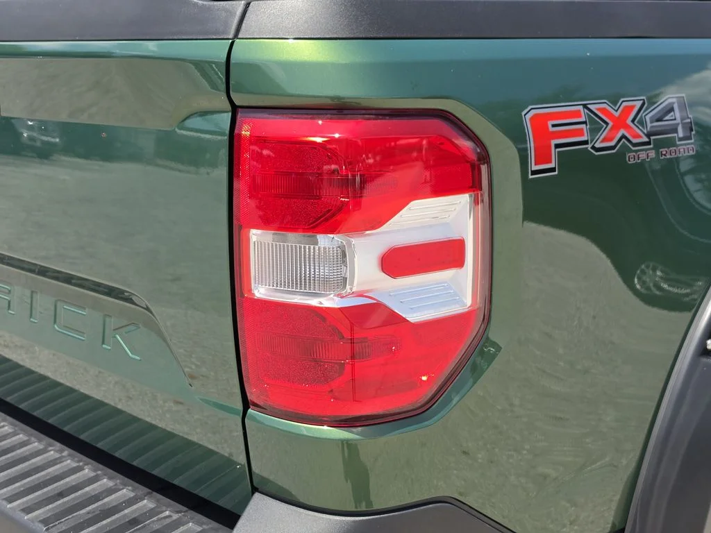 Used 2025 Green Ford XLT image 8