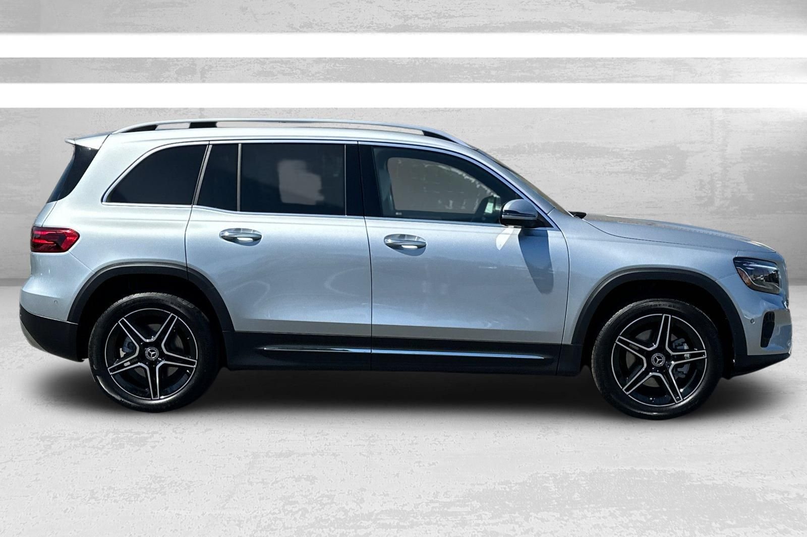 New 2026 Silver Mercedes-Benz GLB 250 image 3