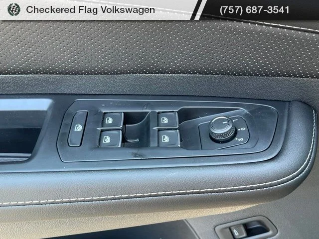 New 2026 Green Volkswagen 2.0T SE w/Technology image 16