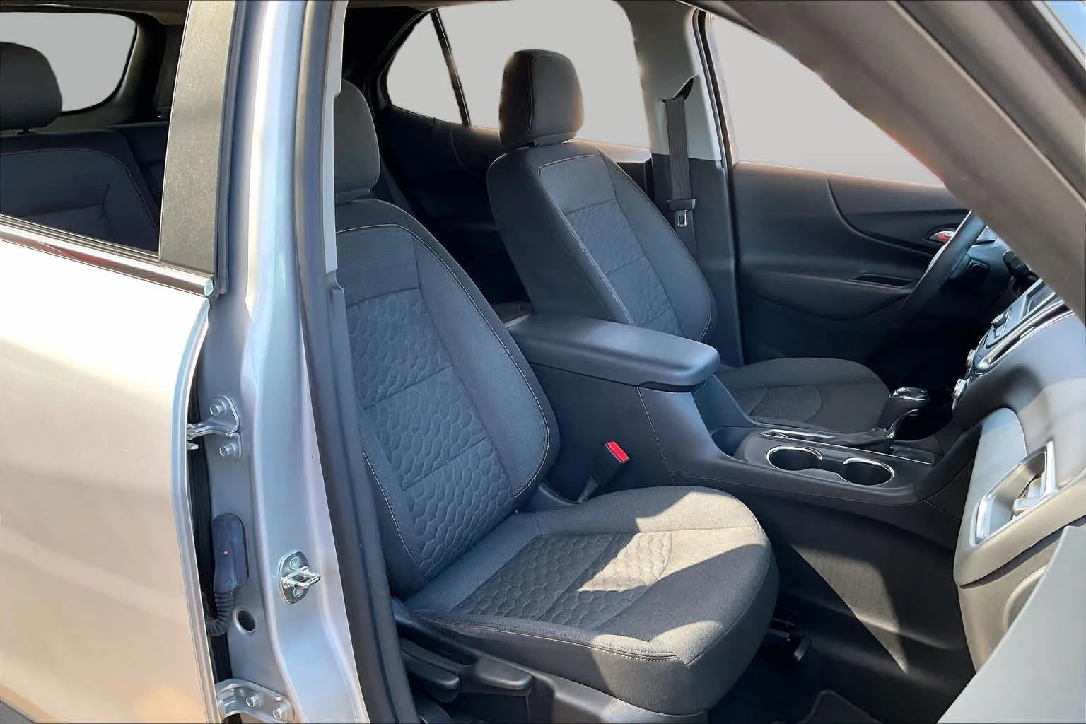 Used 2021 Silver Ice Metallic Chevrolet LT image 9