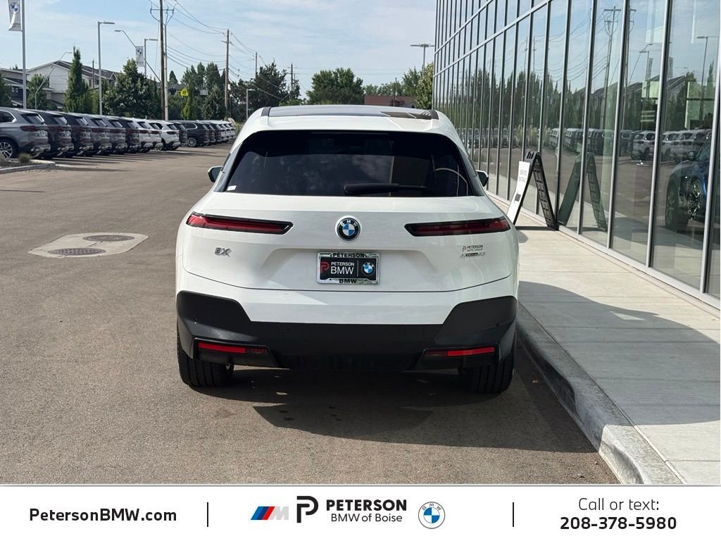 Used 2024 White BMW xDrive50 image 4