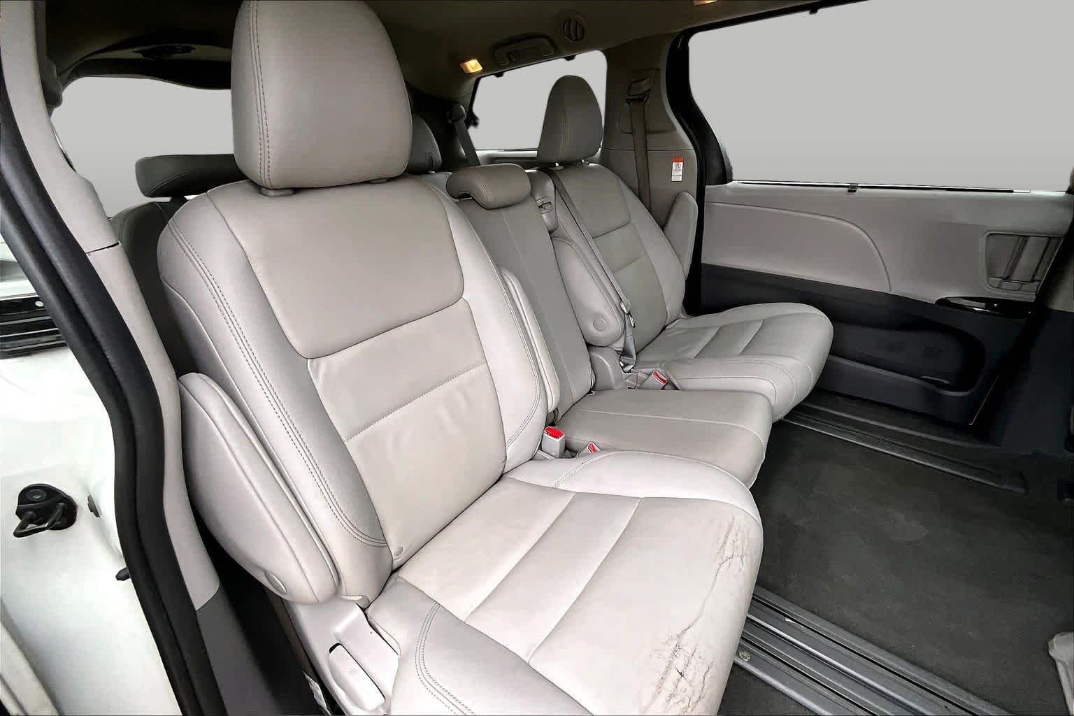 Used 2020 Blizzard Pearl Toyota XLE Premium image 18