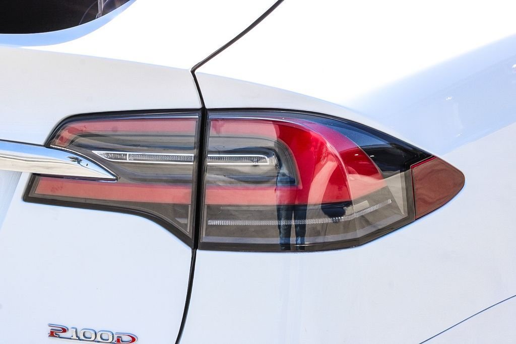 Used 2019 Pearl White Multi-Coat Tesla P100D image 10