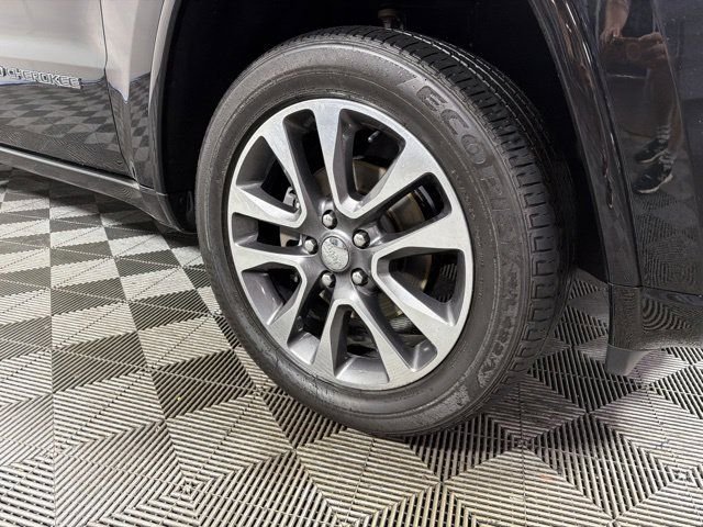 Certified 2017 Jeep Grand Cherokee Overland with VIN 1C4RJFCGXHC778672 for sale in Shakopee, Minnesota