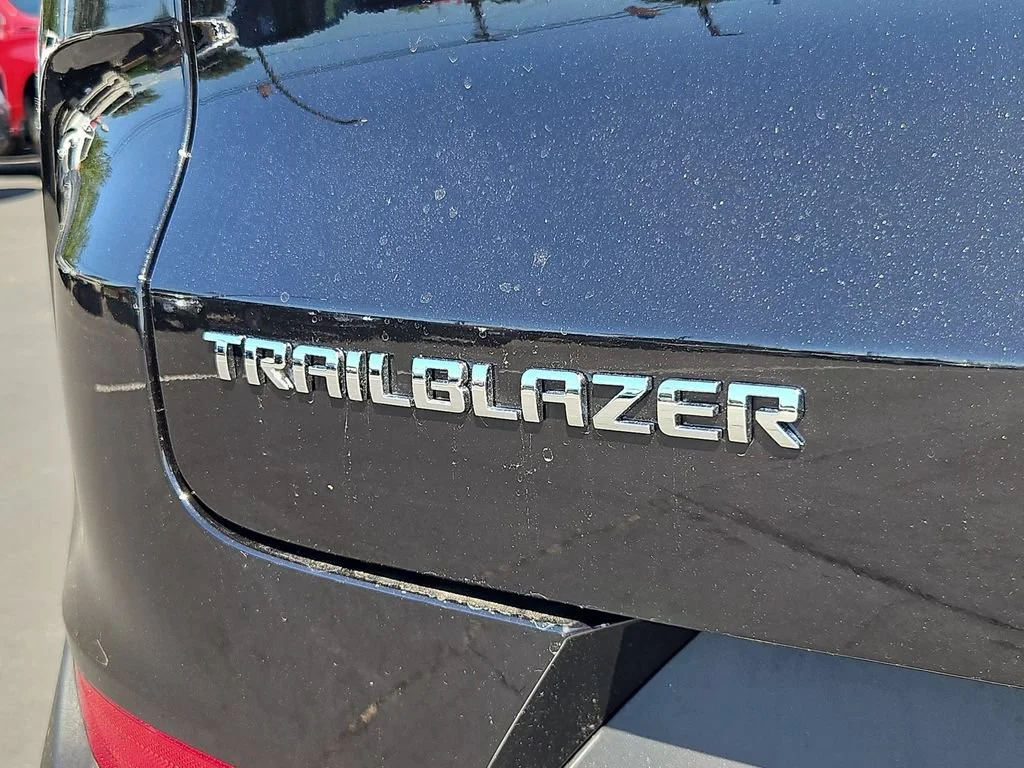 New 2026 Mosaic Black Metallic Chevrolet LT image 26