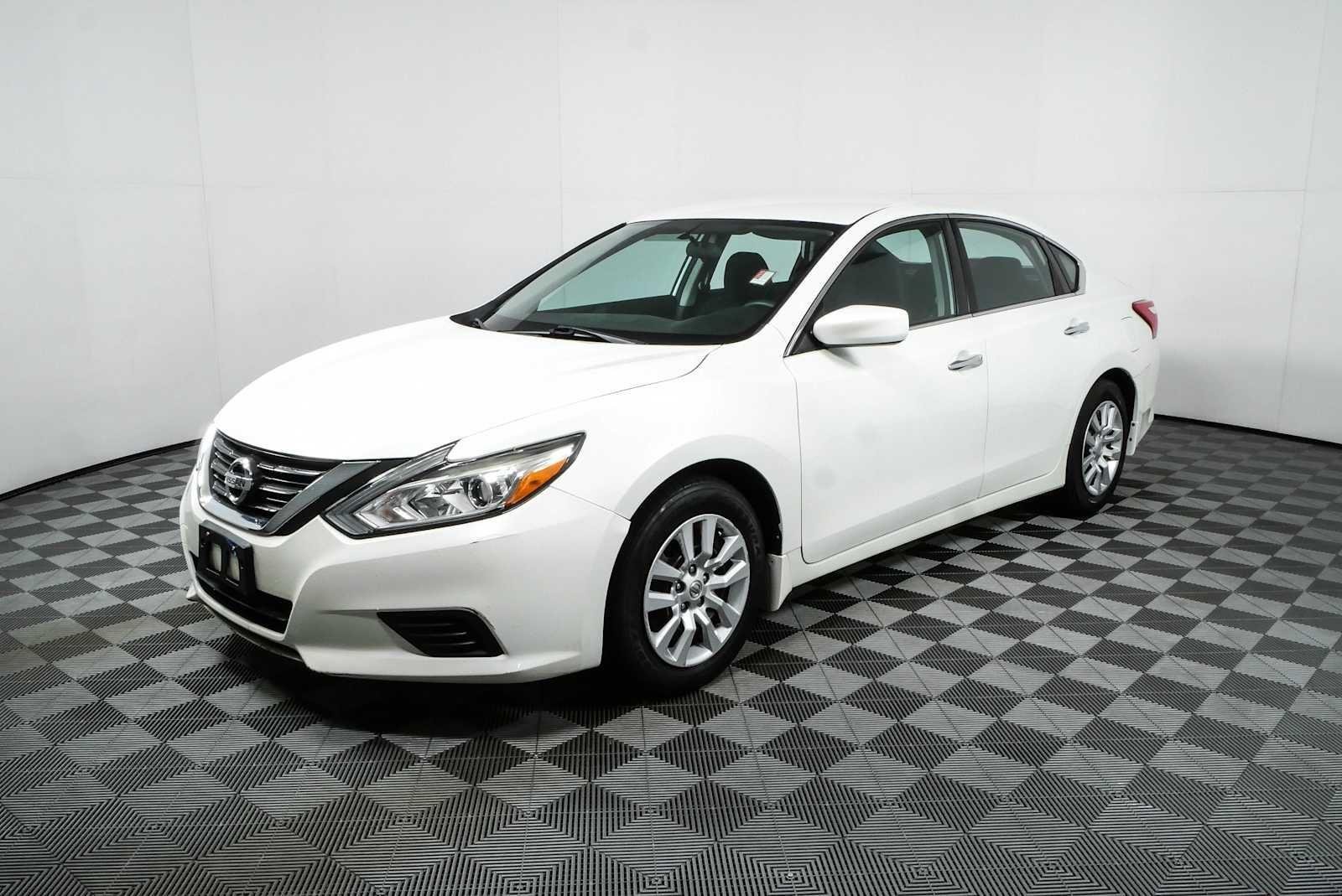 Used 2017 Pearl White Nissan 2.5 S image 22