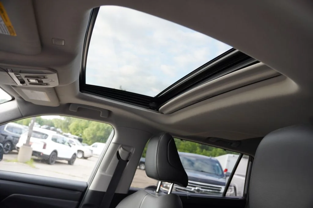 Used 2021  Toyota XLE image 5